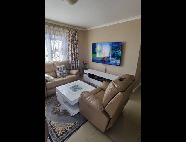 3 BEDROOM HOUSE FOR SALE IN TOEKOMSRUS